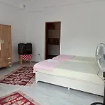 Assos Gunoven & Butik